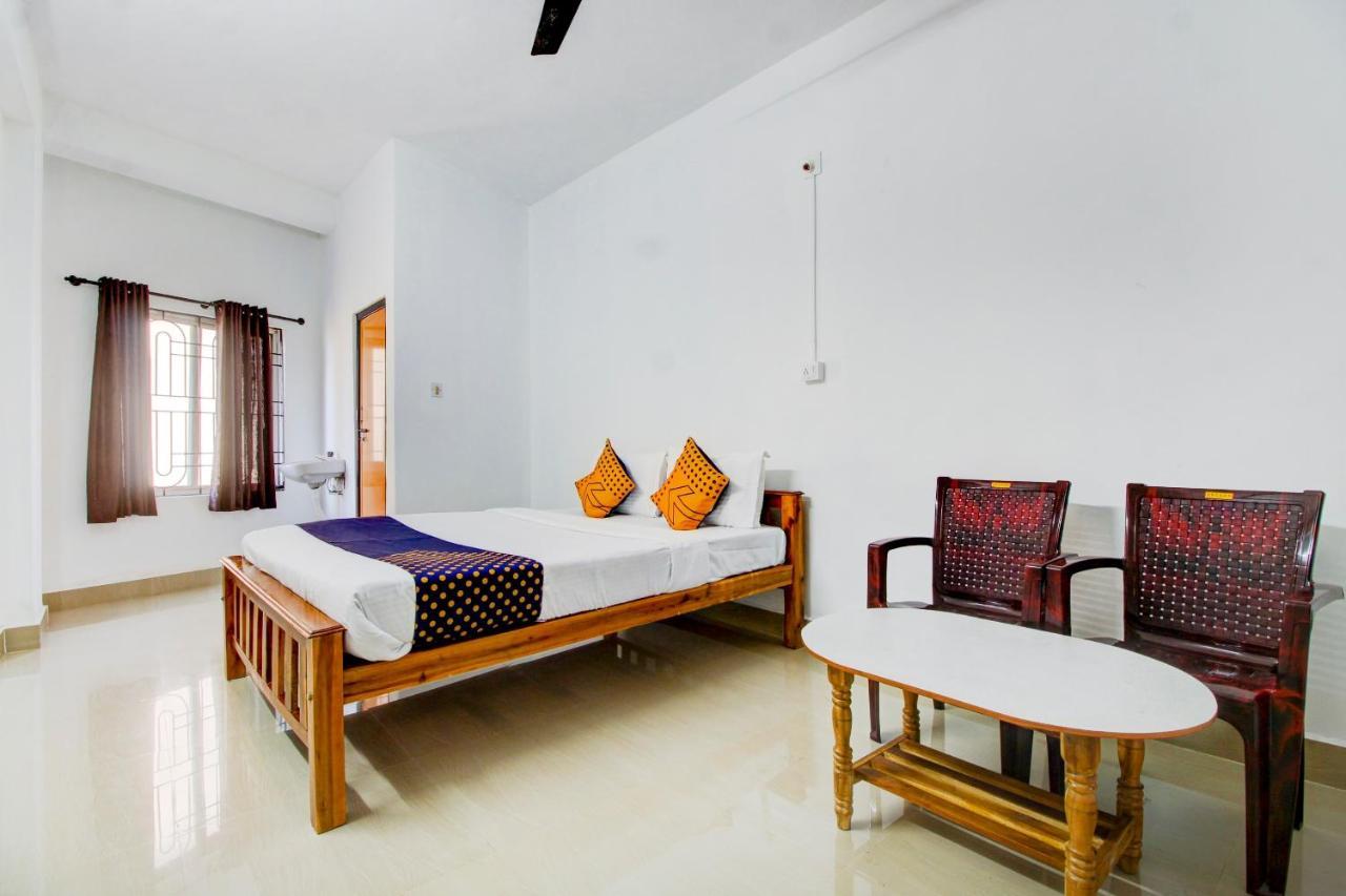 Spot On Hotel Samruddhi Residency 마니팔라 외부 사진